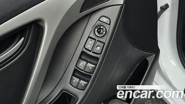 Hyundai Avante 1.6 GDi Modern Standard 2016 — фото 27
