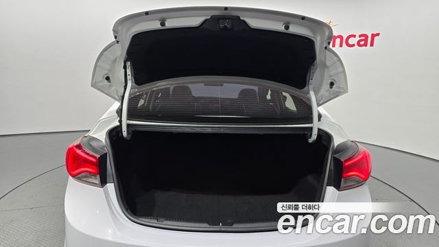 Hyundai Avante 1.6 GDi Modern Standard 2016 — фото 30