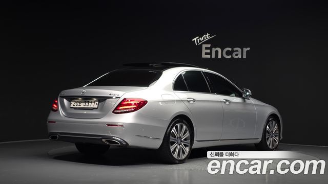 Mercedes-Benz E-Class (W213) E400 4MATIC Exclusive 2017 — фото 2