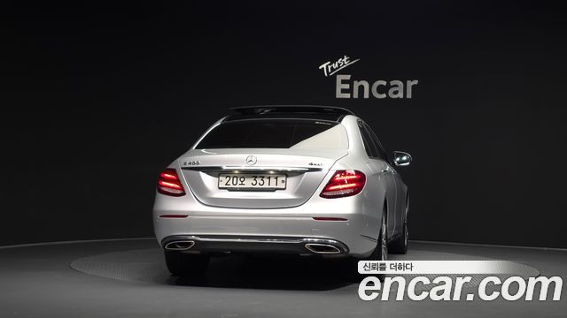Mercedes-Benz E-Class (W213) E400 4MATIC Exclusive 2017 — фото 4