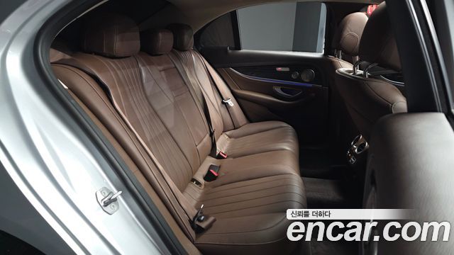 Mercedes-Benz E-Class (W213) E400 4MATIC Exclusive 2017 — фото 12