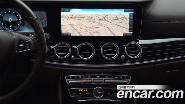 Mercedes-Benz E-Class (W213) E400 4MATIC Exclusive 2017 — фото 15