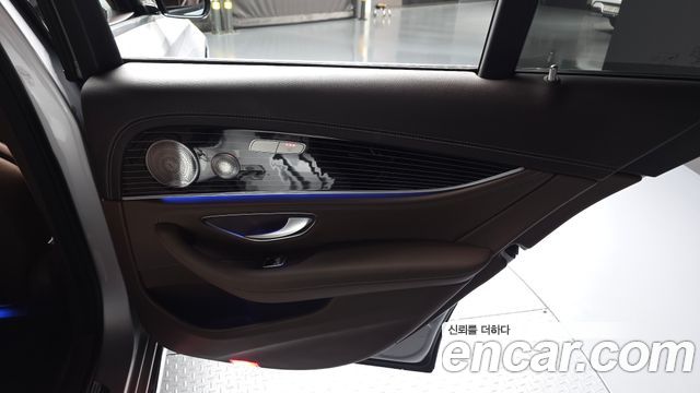 Mercedes-Benz E-Class (W213) E400 4MATIC Exclusive 2017 — фото 25