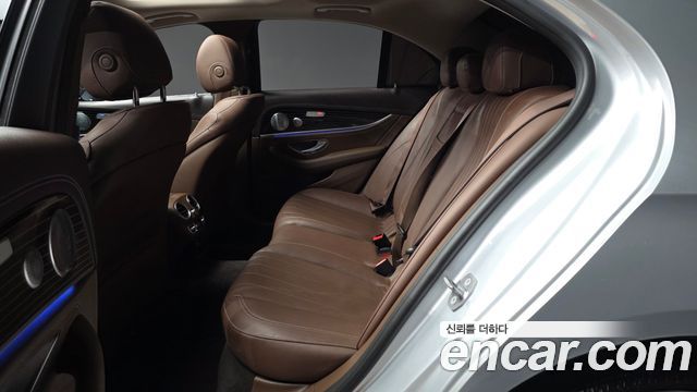 Mercedes-Benz E-Class (W213) E400 4MATIC Exclusive 2017 — фото 26