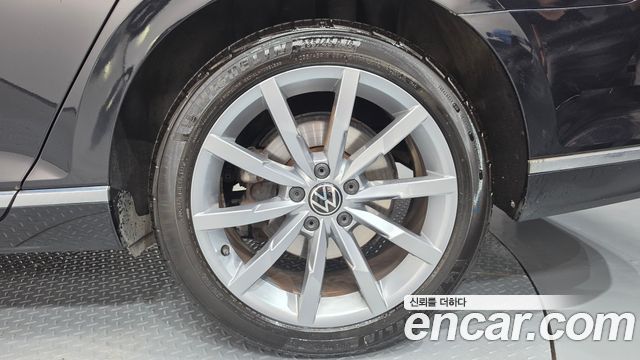 Volkswagen Passat GT (B8) 2.0 TDI Prestige 2022 — фото 21