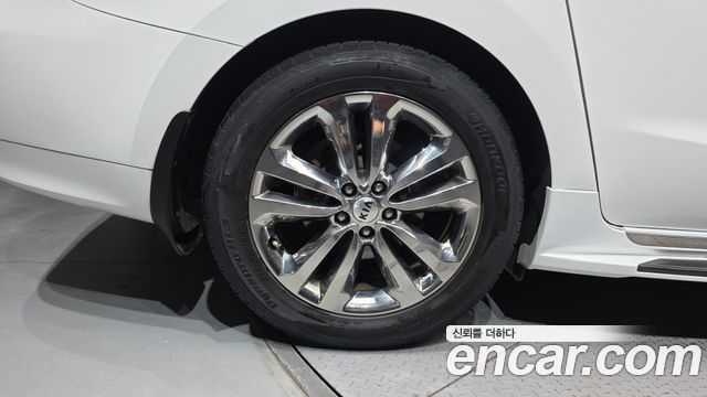 Kia Carnival 9-seater Noblesse 2016 — фото 5