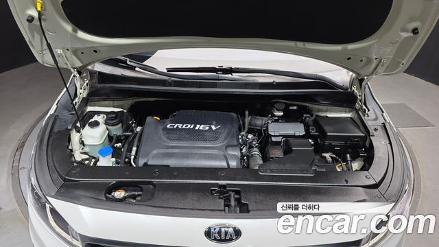 Kia Carnival 9-seater Noblesse 2016 — фото 6