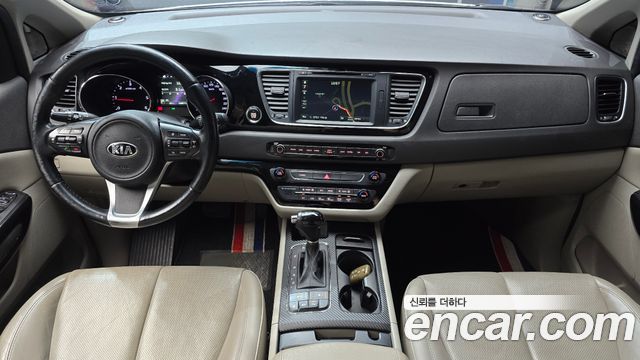 Kia Carnival 9-seater Noblesse 2016 — фото 7