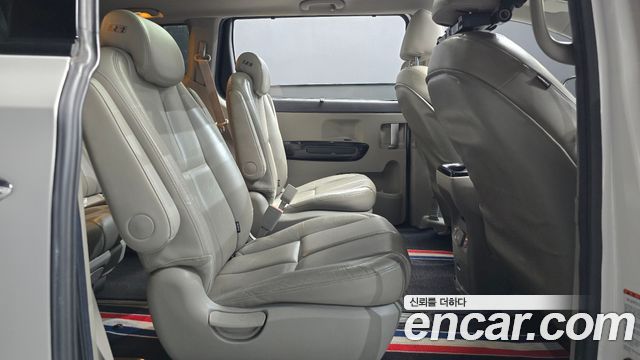 Kia Carnival 9-seater Noblesse 2016 — фото 12