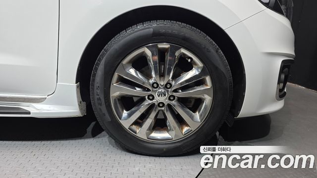 Kia Carnival 9-seater Noblesse 2016 — фото 21