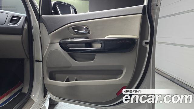 Kia Carnival 9-seater Noblesse 2016 — фото 25