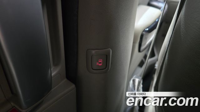 Kia Carnival 9-seater Noblesse 2016 — фото 28