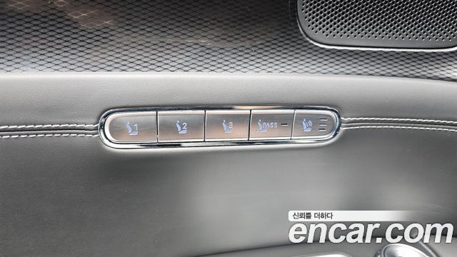 Genesis G90 (RS4) Gasoline 3.5 Turbo AWD 2022 — фото 30