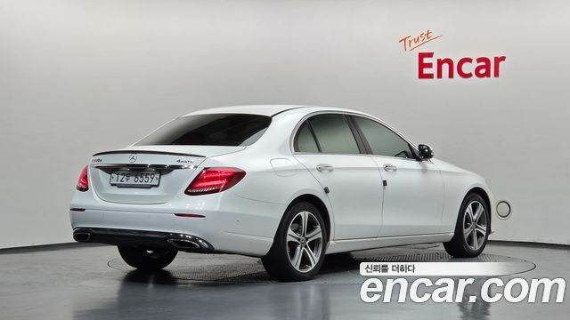 Mercedes-Benz E-Class (W213) E220d Avantgarde 2019 — фото 2