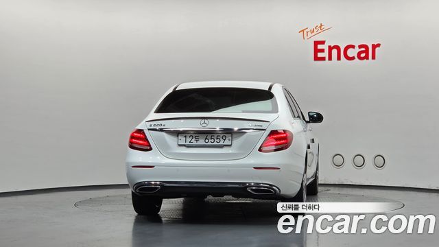 Mercedes-Benz E-Class (W213) E220d Avantgarde 2019 — фото 4