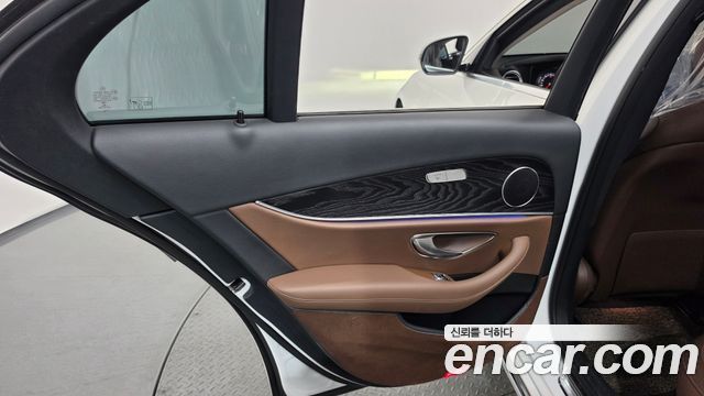 Mercedes-Benz E-Class (W213) E220d Avantgarde 2019 — фото 25