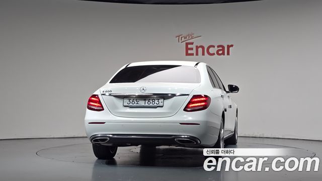 Mercedes-Benz E-Class (W213) E200 Avantgarde 2018 — фото 4