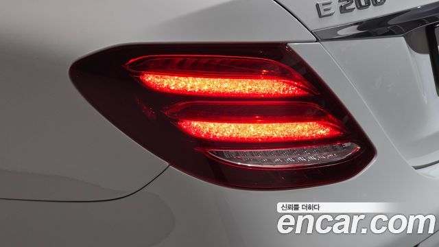 Mercedes-Benz E-Class (W213) E200 Avantgarde 2018 — фото 23