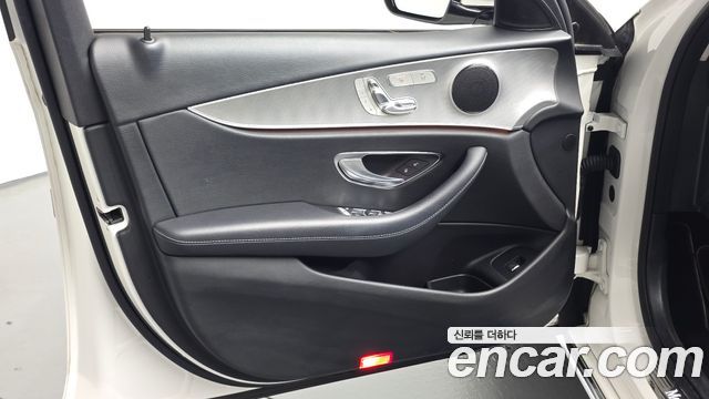 Mercedes-Benz E-Class (W213) E200 Avantgarde 2018 — фото 24