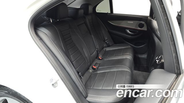 Mercedes-Benz E-Class (W213) E200 Avantgarde 2018 — фото 26