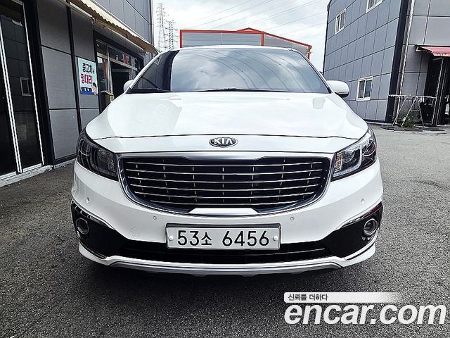 Kia Carnival 9-seater Prestige 2015 — фото 2