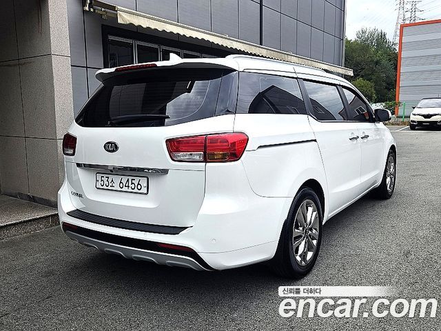 Kia Carnival 9-seater Prestige 2015 — фото 3