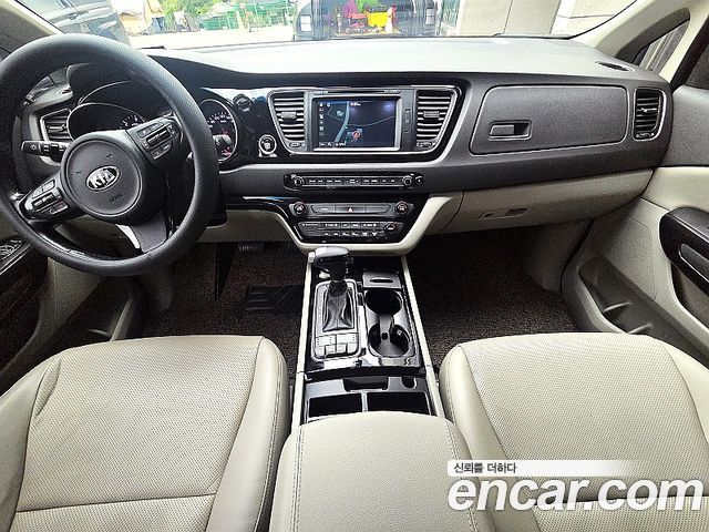 Kia Carnival 9-seater Prestige 2015 — фото 5