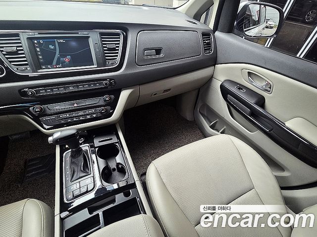 Kia Carnival 9-seater Prestige 2015 — фото 7