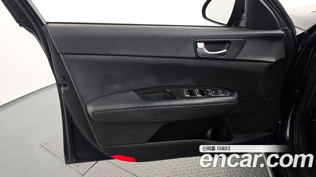 Kia K5 (II) 2.0 MX Prestige 2016 — фото 24