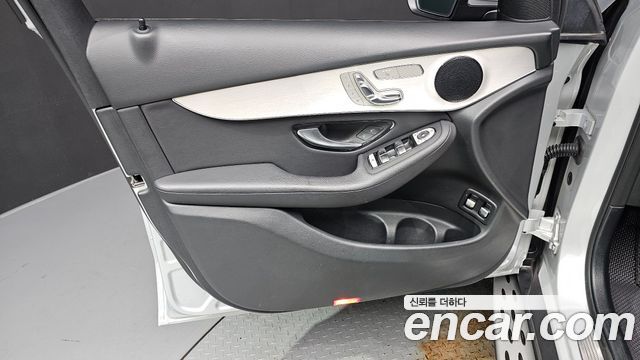 Mercedes-Benz GLC-Class (X253) GLC350e 4MATIC Premium 2019 — фото 24