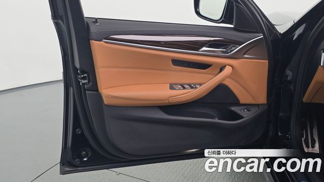 BMW 5 Series (G30) 520i M Sport 2021 — фото 24