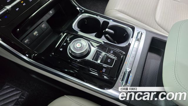 Kia Carnival (IV) Gasoline 7-Seater Signature 2023 — фото 9