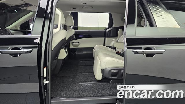 Kia Carnival (IV) Gasoline 7-Seater Signature 2023 — фото 12