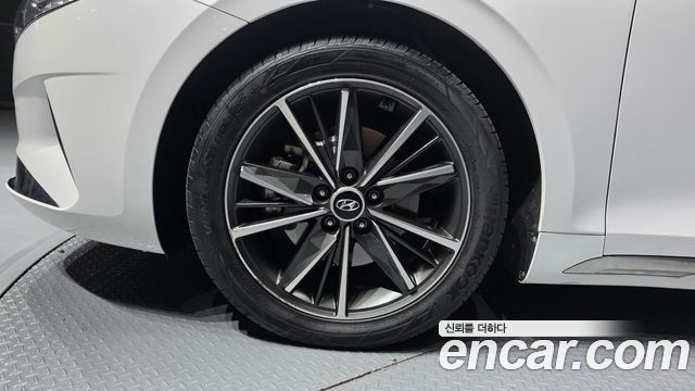 Hyundai Grandeur (IG) 2.5 Le Blanc 2023 — фото 5
