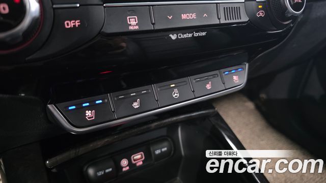 Kia Sorento Diesel 2.0 2WD Noblesse Special 2017 — фото 30
