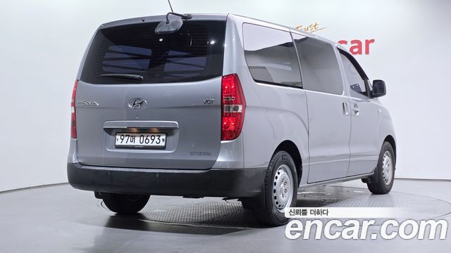 Hyundai Grand Starex Van 3-Seater Style 2019 — фото 2