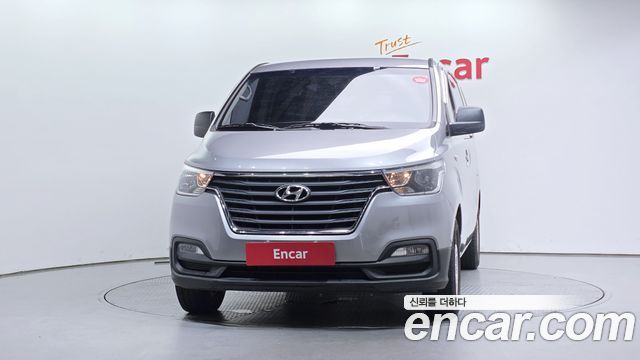 Hyundai Grand Starex Van 3-Seater Style 2019 — фото 3