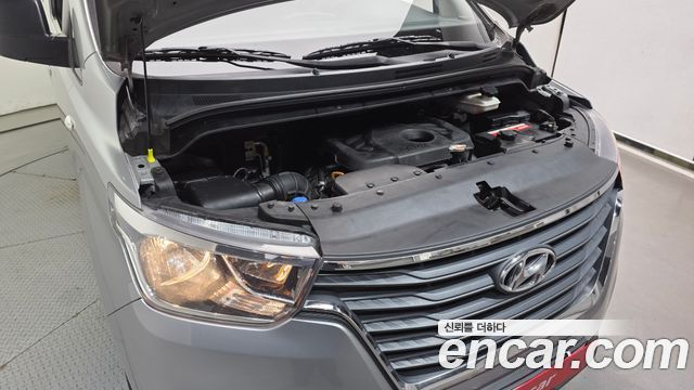 Hyundai Grand Starex Van 3-Seater Style 2019 — фото 6