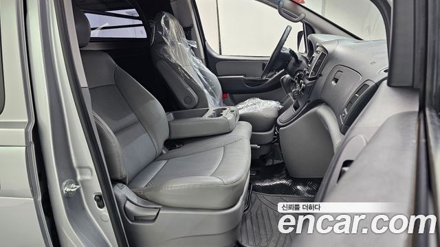 Hyundai Grand Starex Van 3-Seater Style 2019 — фото 12
