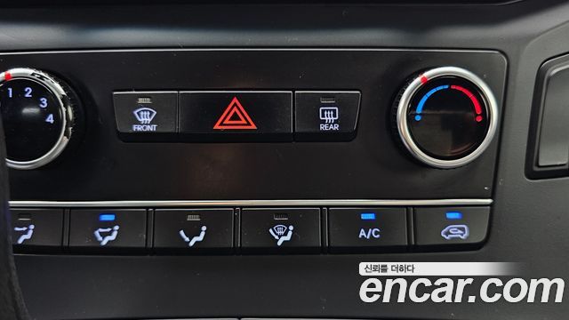 Hyundai Grand Starex Van 3-Seater Style 2019 — фото 14