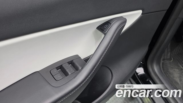 Tesla Model Y Long Range AWD 2022 — фото 28