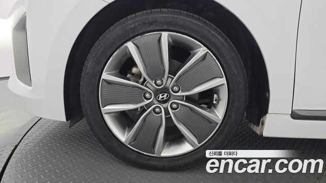 Hyundai Ioniq Hybrid Q 2016 — фото 5