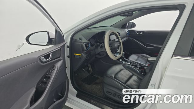 Hyundai Ioniq Hybrid Q 2016 — фото 10