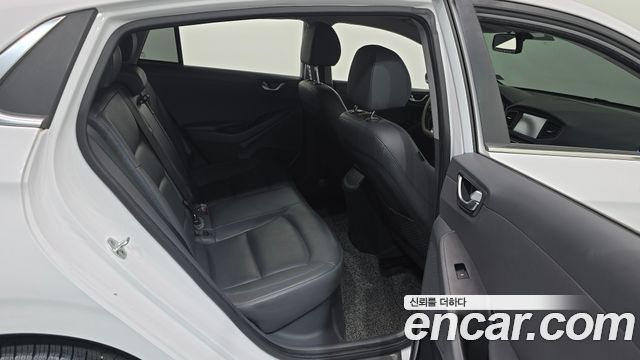 Hyundai Ioniq Hybrid Q 2016 — фото 11