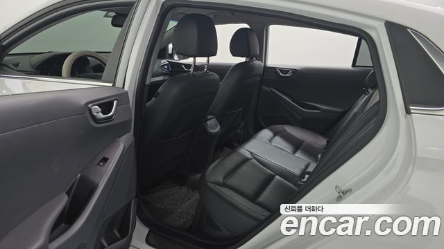 Hyundai Ioniq Hybrid Q 2016 — фото 12