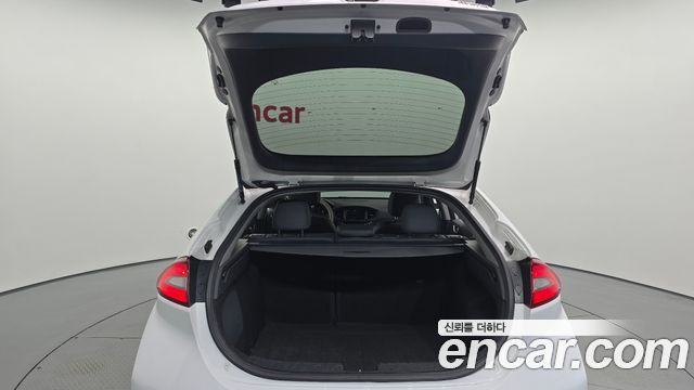 Hyundai Ioniq Hybrid Q 2016 — фото 18