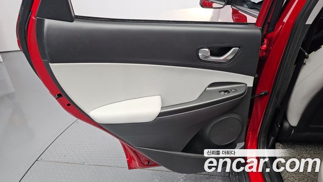Hyundai Kona Gasoline 2.0 2WD Modern 2021 — фото 25