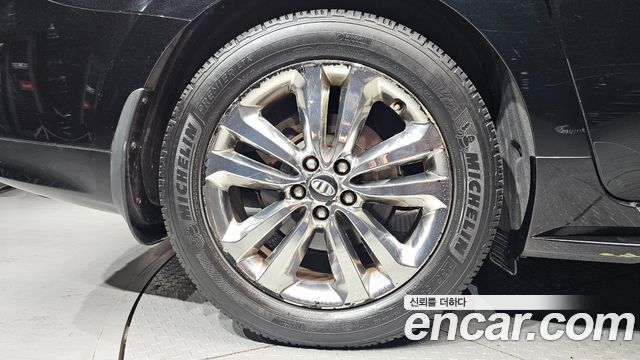 Kia Carnival 9-seater Noblesse 2016 — фото 5