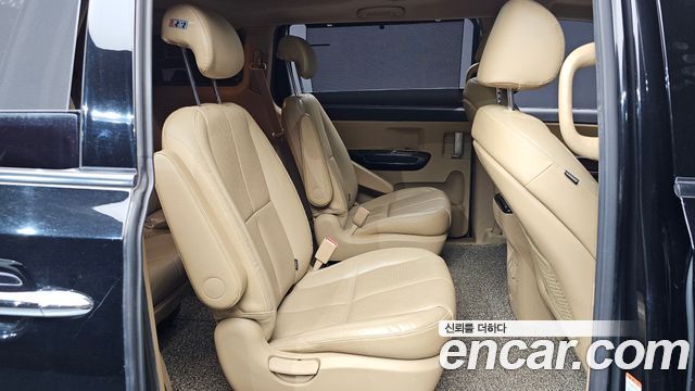 Kia Carnival 9-seater Noblesse 2016 — фото 11
