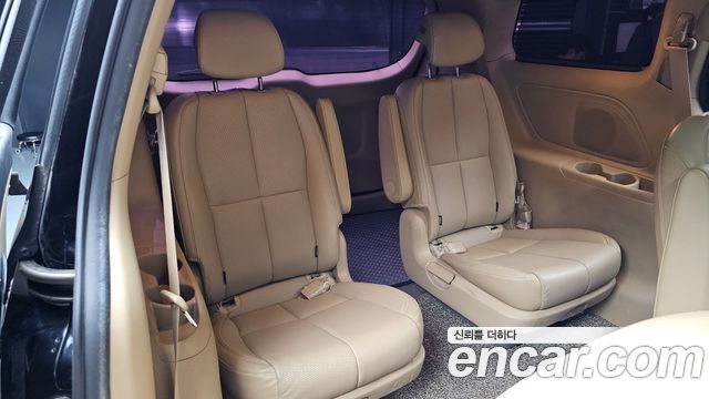 Kia Carnival 9-seater Noblesse 2016 — фото 13